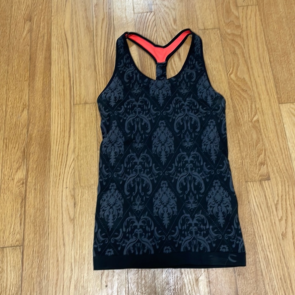 Black patterned workout tank